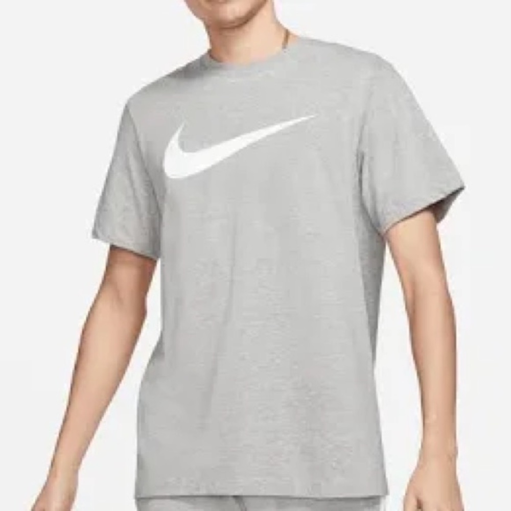Nike Boys' Heather Gray Short Sleeve T-Shirt Large NWT
